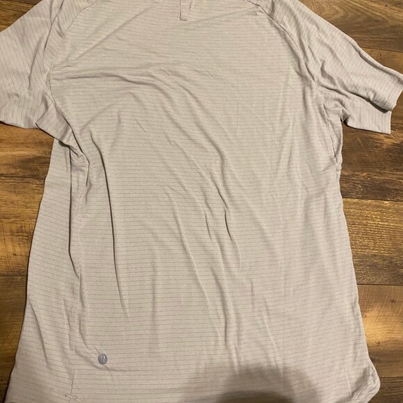 LuluLemon Drysense Short-Sleeve Shirt - Picture 3 of 3